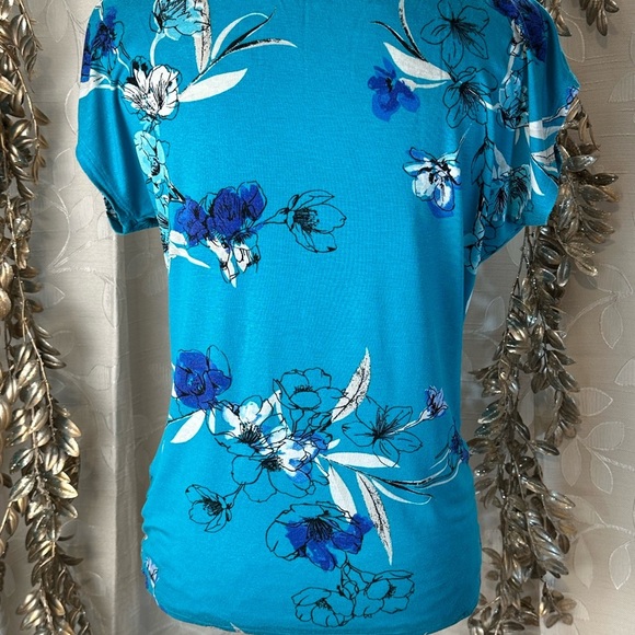 APT.9 Women’s Small Blue Floral Twist Front‎ Blouse Top Short Sleeve Keyhole Tee - Picture 4 of 9